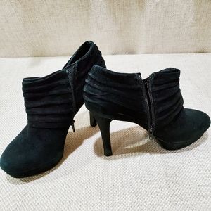Gianni Bini Black Suede Platform Heeled Booties